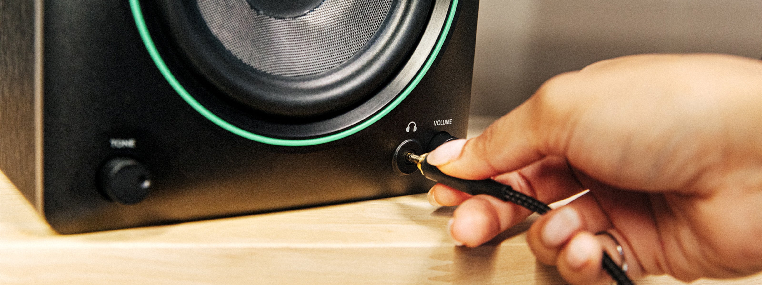 Mackie CR series Powered Monitor Speakers