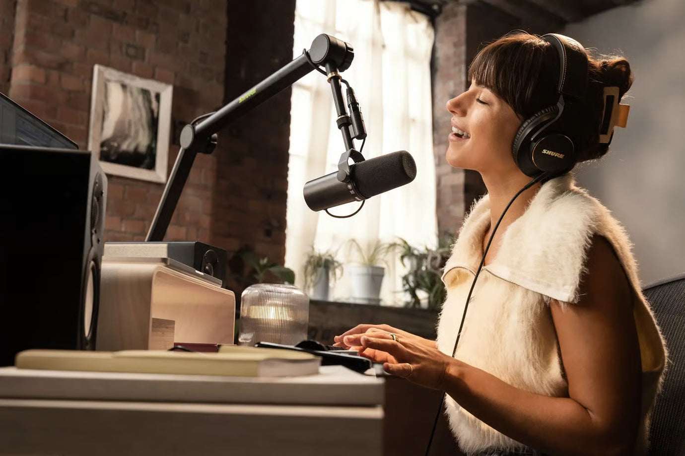 Shure SM7B Dynamic Cardioid Vocal Microphone